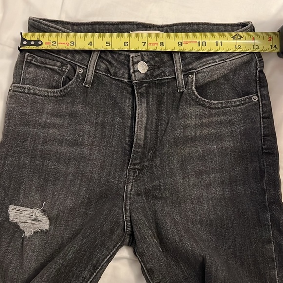 Levi’s 721 High Rise Black Distressed Skinny Jeans - Picture 10 of 10